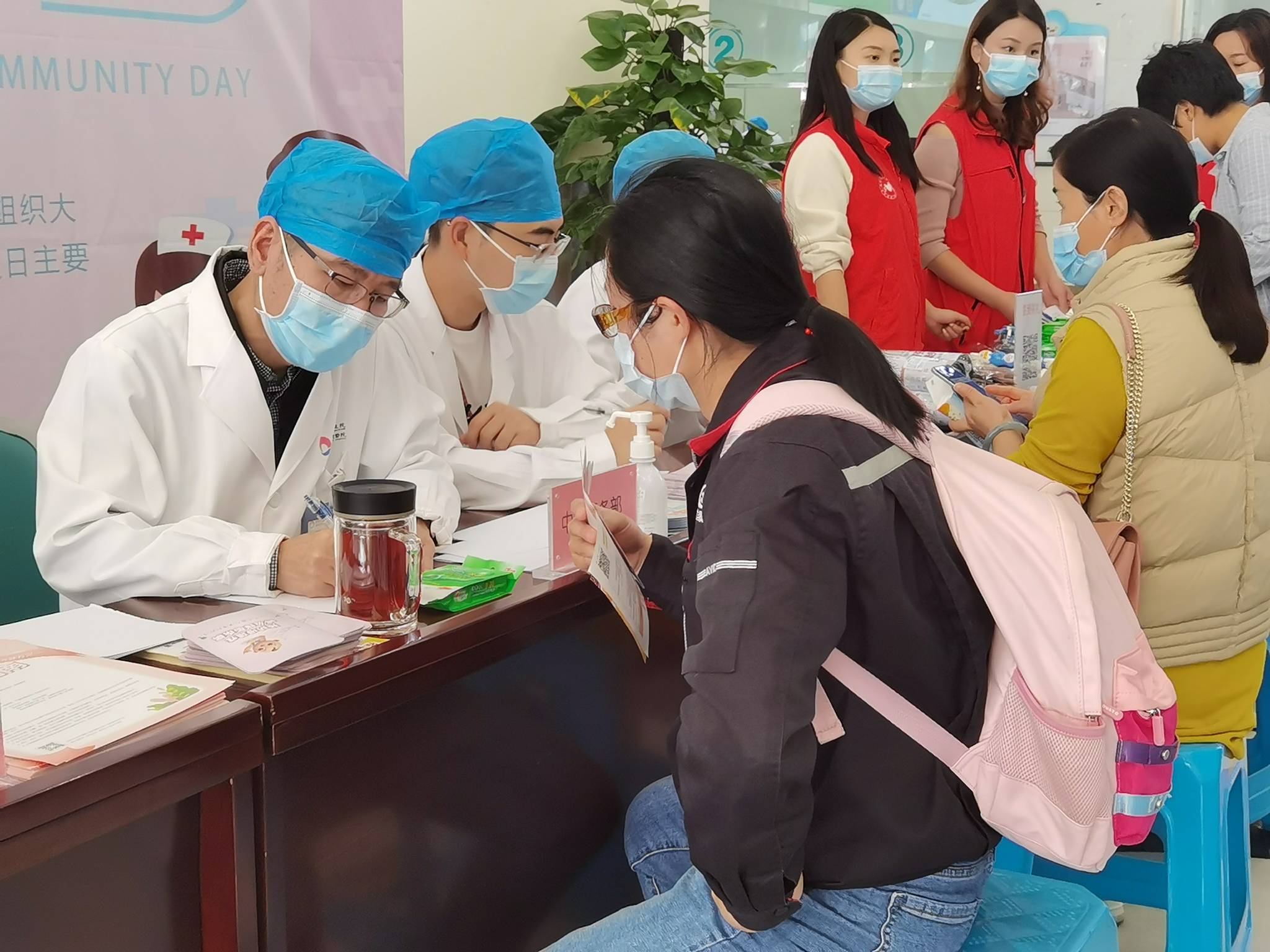 走出免疫誤區，珠海婦幼開展“世界強化免疫日”健康咨詢活動